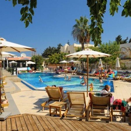 Appartement Arlekin Tango à Malia Extérieur photo